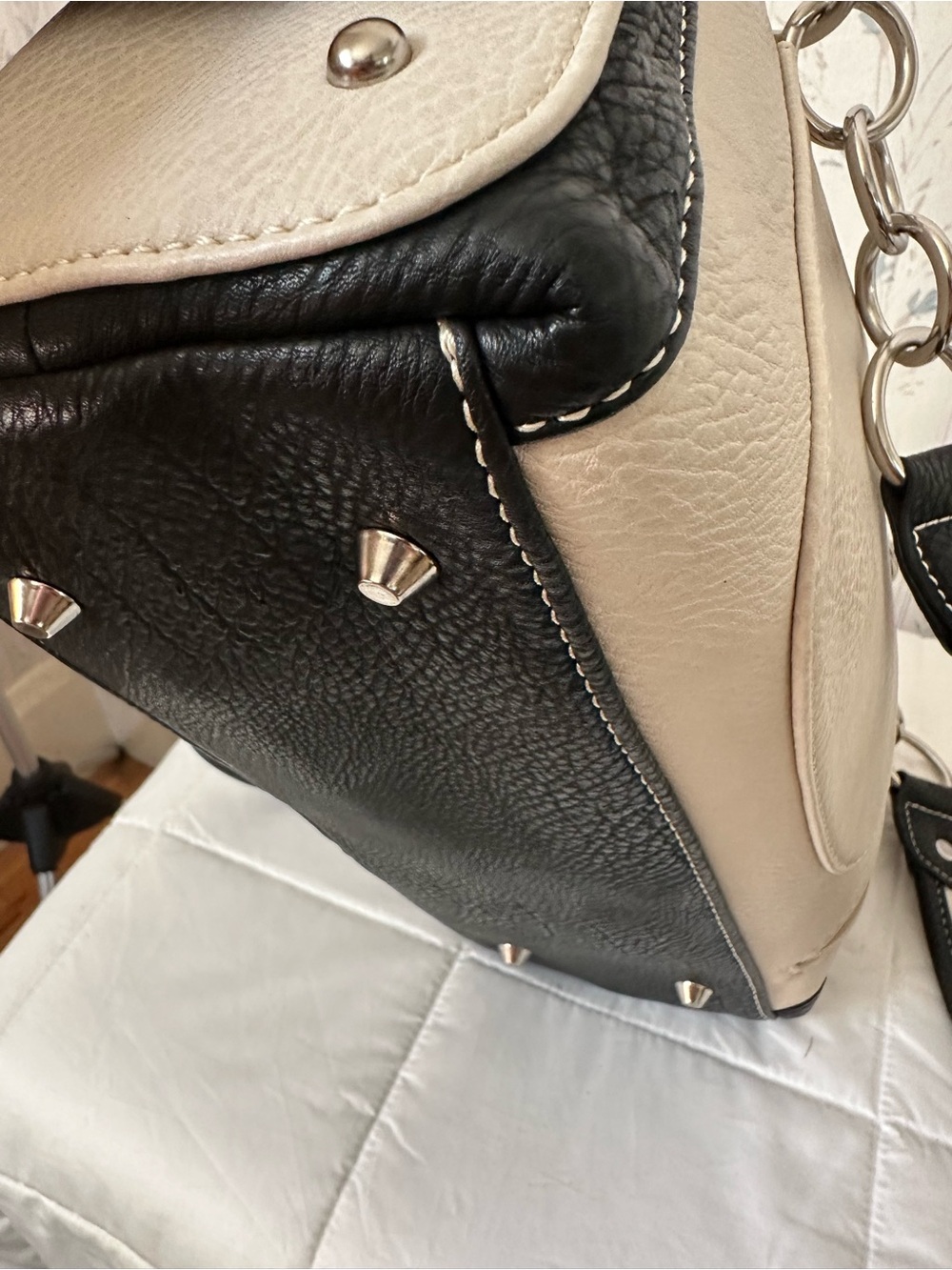 P & G Western-inspired Rhinestone Cross Concealed Carry Shoulder Bag - Picture 14 of 16
